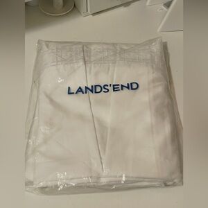 Land’s End Twin size bed skirt brand new with a very cute design around it